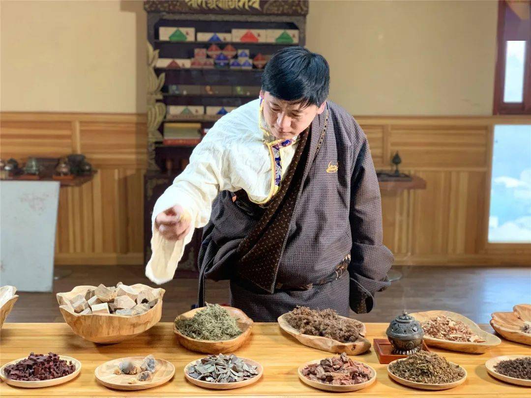 凡间在线怎么下载_缱绻仙凡间粤语在线_凡间在线