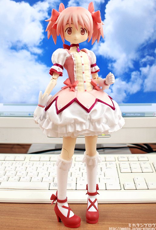 撕开美女衣服游戏_撕美女衣服游戏_掉美女衣服游戏手机游戏