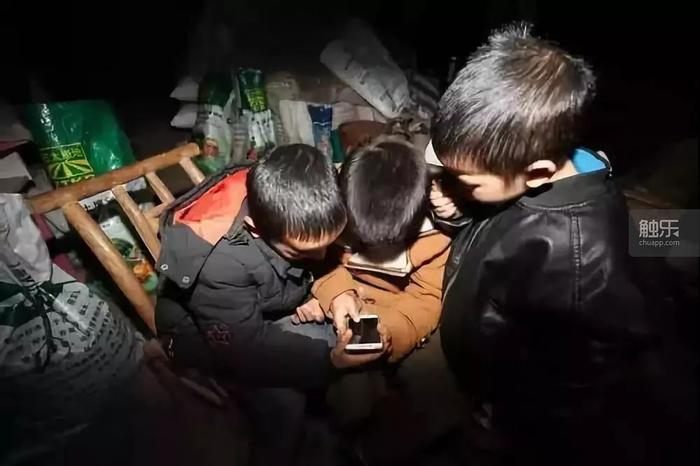 11岁孙女玩手机游戏-11岁孙女沉迷手机游戏，家长们必看的三