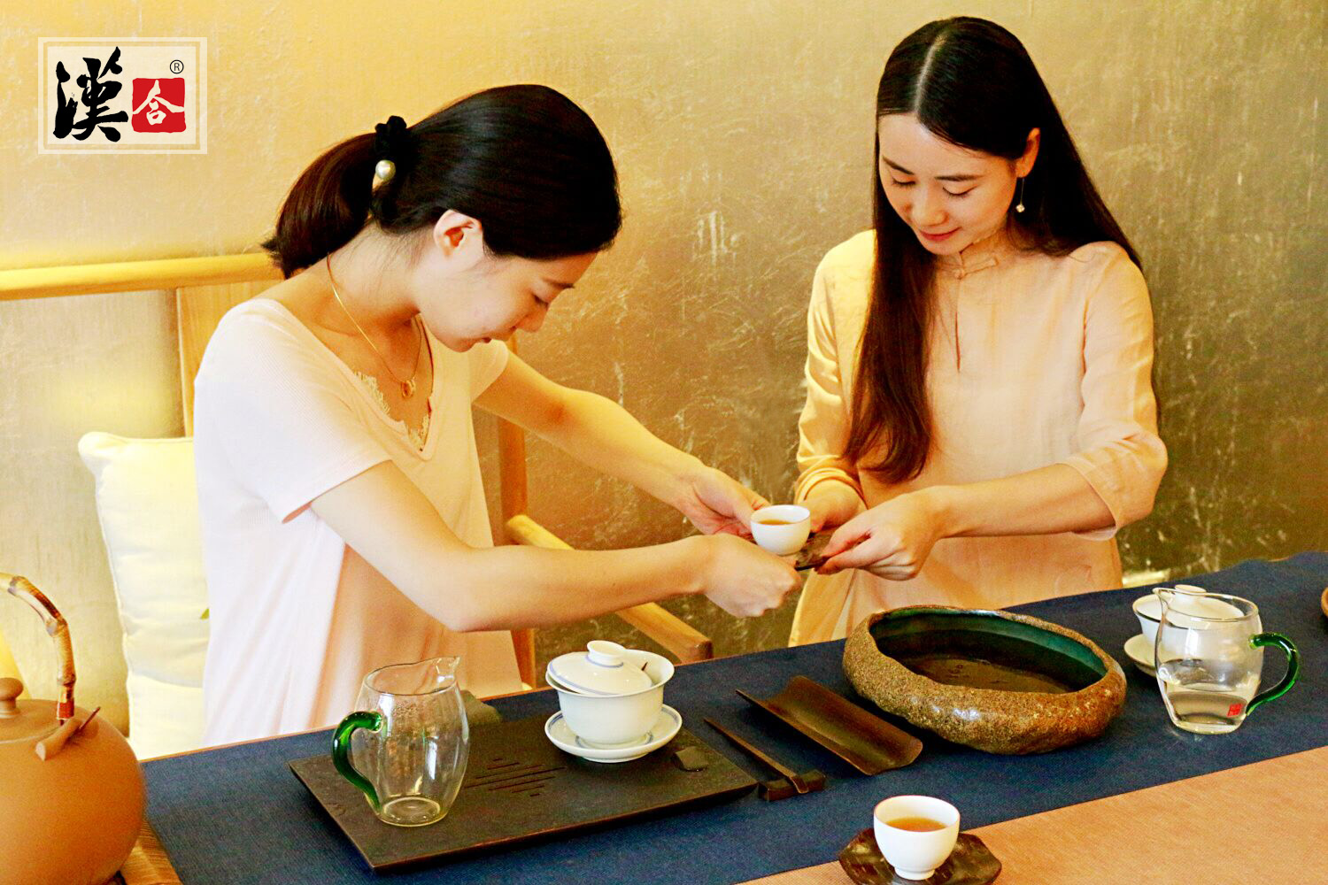 千利休_休利特和帕卡德_利休白茶色是什么颜色