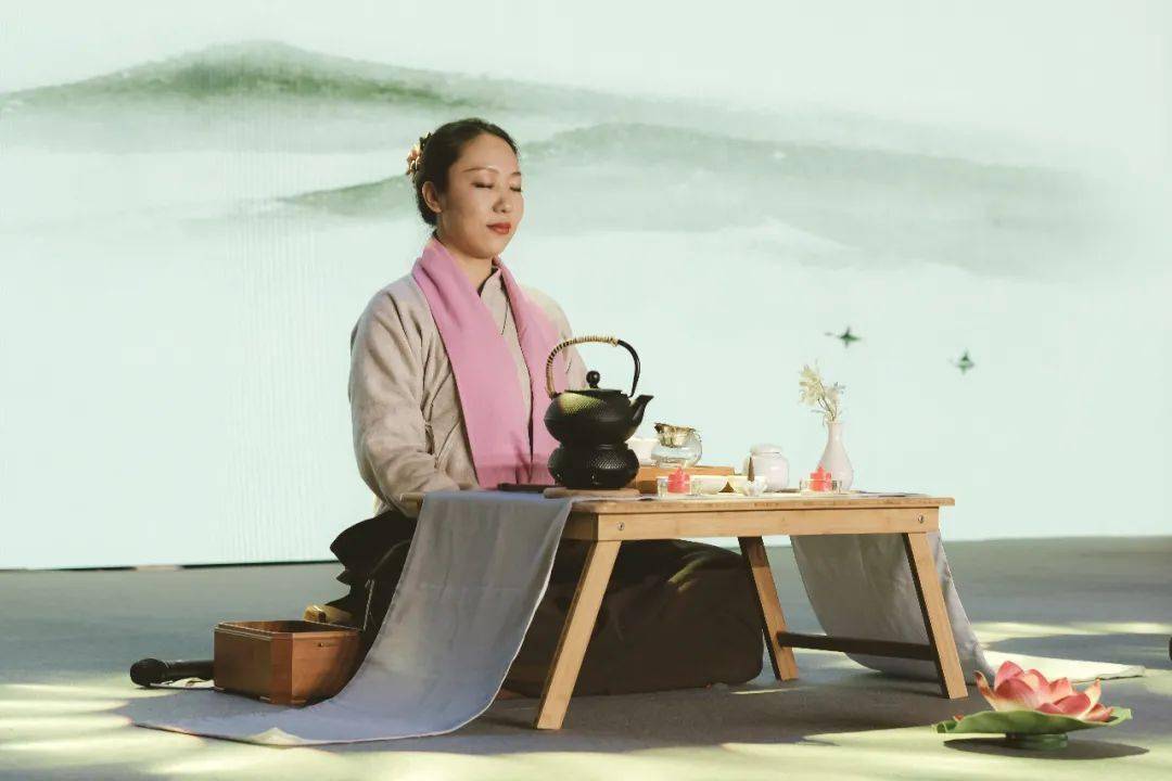 休利特和帕卡德_利休白茶色是什么颜色_千利休