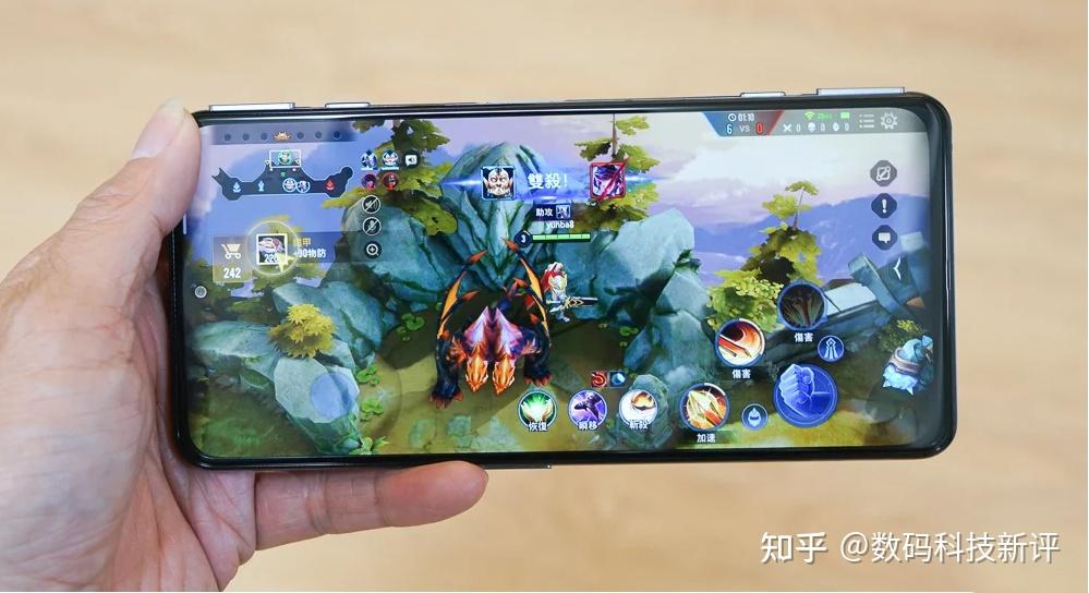 爱酷三对比黑鲨游戏手机_黑鲨手机和爱酷手机哪个好_黑鲨三和爱酷三哪个好