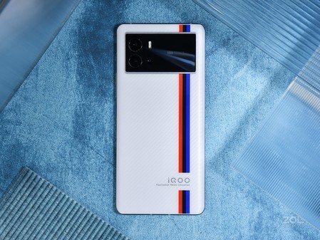 黑鲨三和爱酷三哪个好_黑鲨手机和爱酷手机哪个好_爱酷三对比黑鲨游戏手机