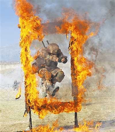 超级步兵手机游戏_步兵超级手机游戏叫什么_超级步兵破解版无限钻石