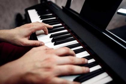 按钢琴键的游戏是什么_钢琴键的游戏是哪个软件_钢琴手机按键游戏