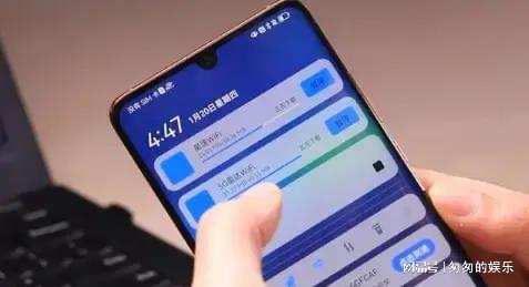 手机游戏麦卡是什么原因_打游戏一开麦手机就卡一下_麦卡完工游戏结束