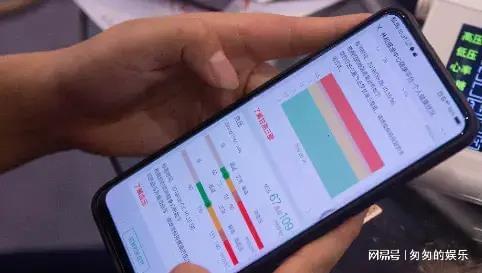 麦卡完工游戏结束_打游戏一开麦手机就卡一下_手机游戏麦卡是什么原因
