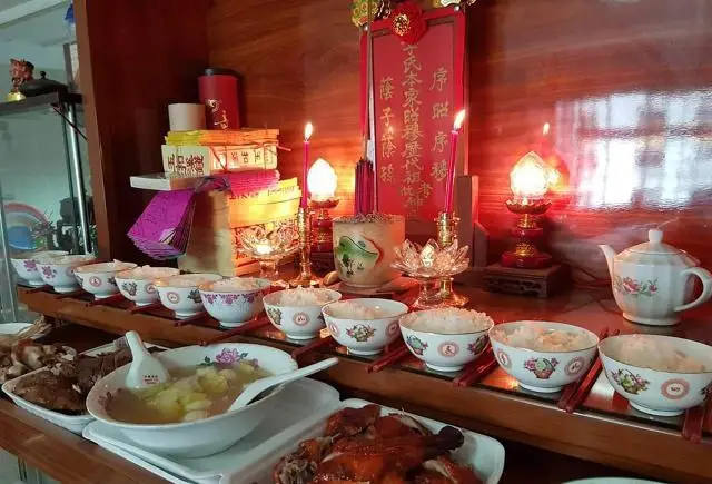 清明节吃什么风俗食物_清明节吃青团寓意着什么_清明节吃什么