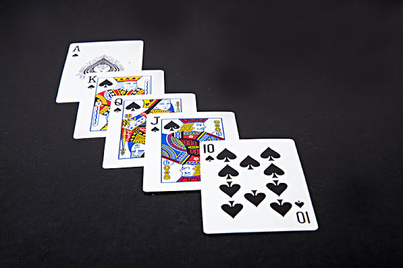 百变王牌怎么玩_百变扑克牌图片版手机游戏大全_百变扑克牌游戏图片手机版